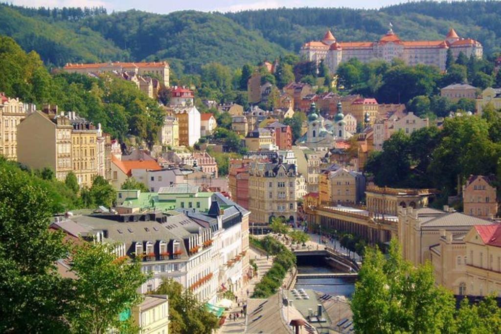 Suite With Back Garden Karlovy Vary Exterior photo